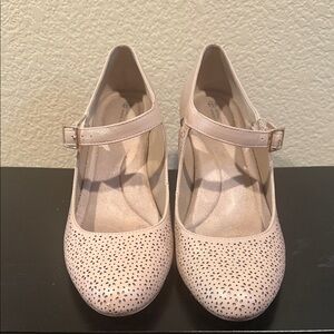 Giani Bernini Light Pink Perforated Heels